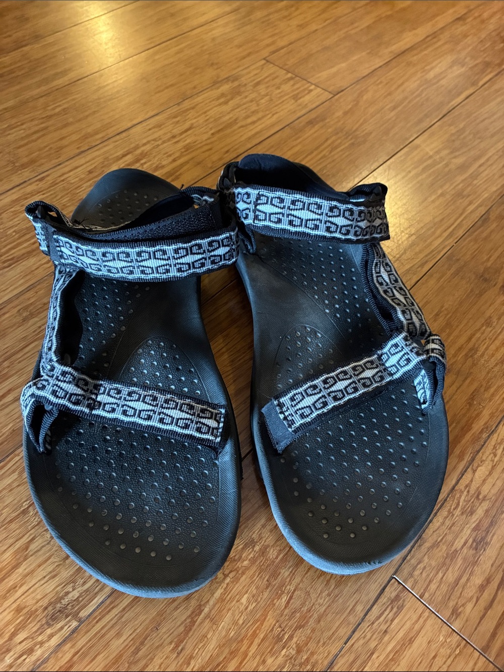 TEVA Black Sport Strap Sandals with Patterned Webbing womens 10